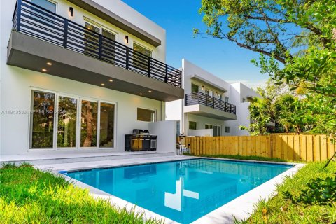 Townhouse in Fort Lauderdale, Florida 4 bedrooms, 233 sq.m. № 2000999 - photo 15