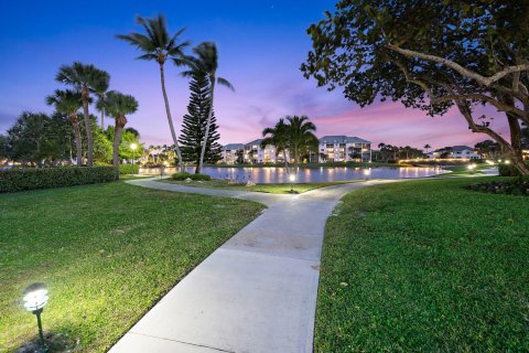 Condominio en alquiler en Jupiter, Florida, 1 dormitorio, 76.27 m2 № 1007322 - foto 1