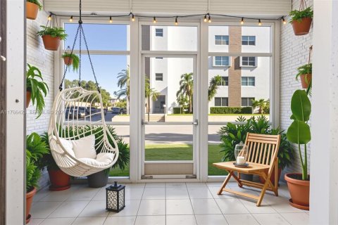 Condo in Oakland Park, Florida, 1 bedroom  № 2169183 - photo 3