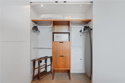 Снять в аренду кондоминиум в Майами-Бич, Флорида 1 спальня, 61.5м2, № 1956554 - фото 11