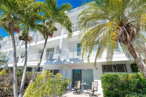 Adosado en venta en Englewood, Florida, 3 dormitorios, 147.71 m2 № 2102032 - foto 2