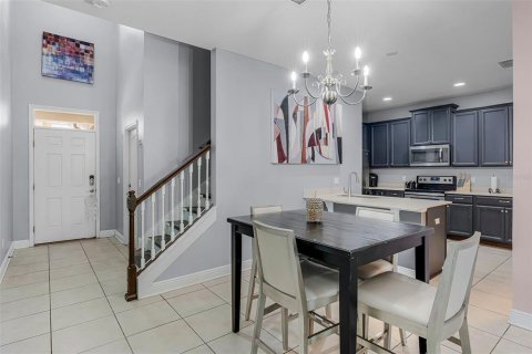 Townhouse in Clermont, Florida 4 bedrooms, 191.01 sq.m. № 1837825 - photo 3