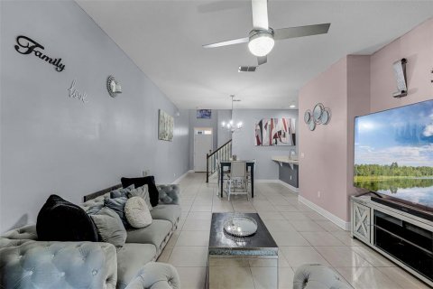 Townhouse in Clermont, Florida 4 bedrooms, 191.01 sq.m. № 1837825 - photo 12