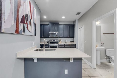 Townhouse in Clermont, Florida 4 bedrooms, 191.01 sq.m. № 1837825 - photo 4