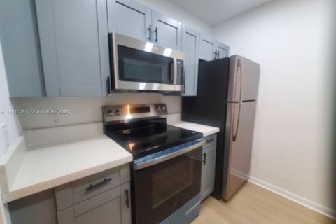 Studio in the Condo in Pembroke Pines, Florida  № 1940947 - photo 6