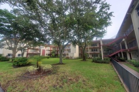 Studio in the Condo in Pembroke Pines, Florida № 1940947