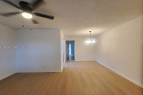 Studio in the Condo in Pembroke Pines, Florida  № 1940947 - photo 4