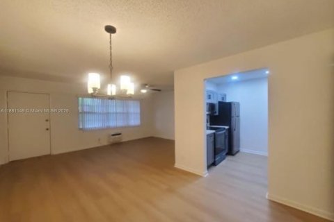 Studio in the Condo in Pembroke Pines, Florida  № 1940947 - photo 5