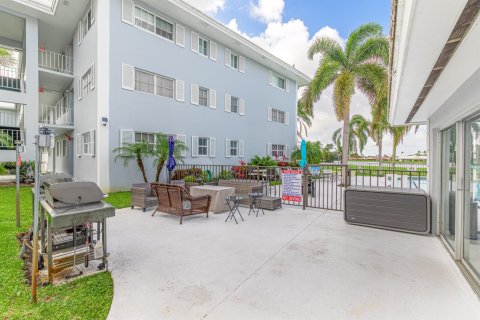 Condo in Atlantis, Florida, 2 bedrooms № 2254643 - photo 28