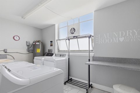 Condo in Atlantis, Florida, 2 bedrooms № 2254643 - photo 22