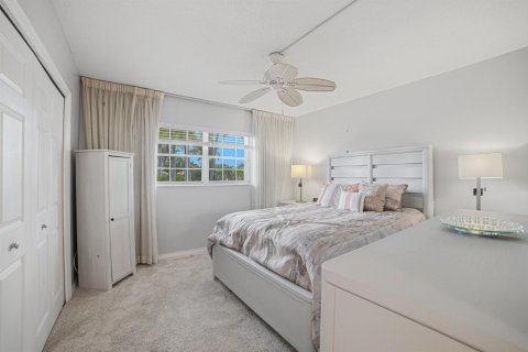 Condo in Atlantis, Florida, 2 bedrooms № 2254643 - photo 16