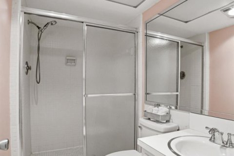 Condo in Atlantis, Florida, 2 bedrooms № 2254643 - photo 19