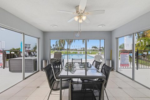 Condo in Atlantis, Florida, 2 bedrooms № 2254643 - photo 26