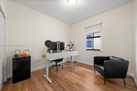 Купить виллу или дом в Дорал, Флорида 4 спальни, 246.19м2, № 2061541 - фото 19