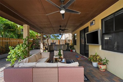 Купить виллу или дом в Дорал, Флорида 4 спальни, 246.19м2, № 2061541 - фото 7