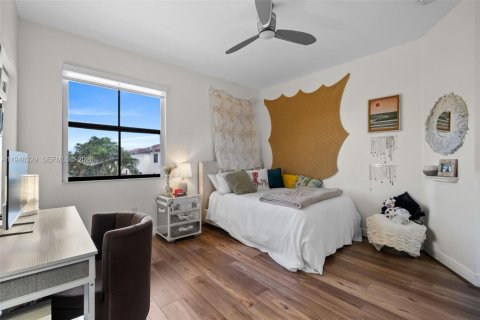 Купить виллу или дом в Дорал, Флорида 4 спальни, 246.19м2, № 2061541 - фото 12