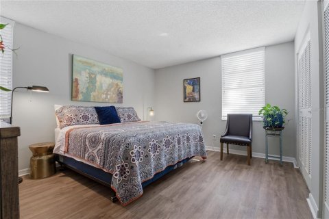 Condo in South Pasadena, Florida, 2 bedrooms  № 2233143 - photo 17