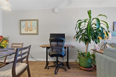 Condo in South Pasadena, Florida, 2 bedrooms  № 2233143 - photo 10