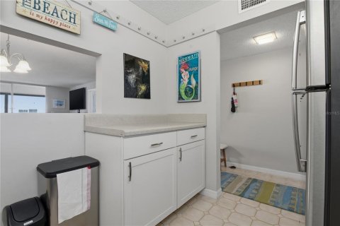 Condo in South Pasadena, Florida, 2 bedrooms  № 2233143 - photo 15