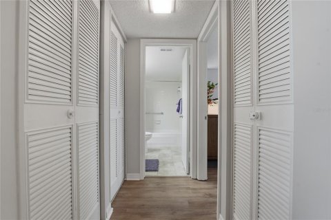Condo in South Pasadena, Florida, 2 bedrooms  № 2233143 - photo 16