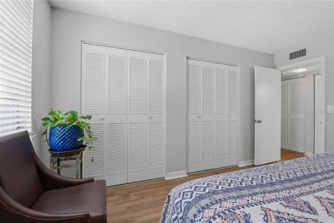 Condo in South Pasadena, Florida, 2 bedrooms  № 2233143 - photo 19