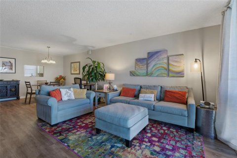 Condo in South Pasadena, Florida, 2 bedrooms  № 2233143 - photo 7