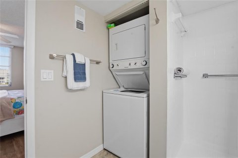 Condo in South Pasadena, Florida, 2 bedrooms  № 2233143 - photo 28