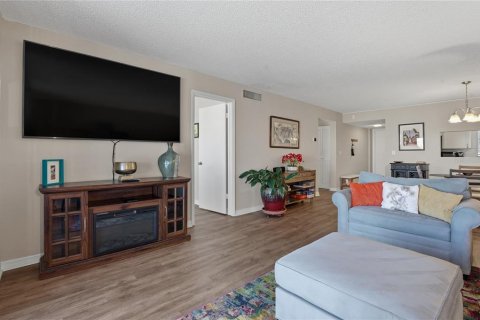 Condo in South Pasadena, Florida, 2 bedrooms  № 2233143 - photo 8