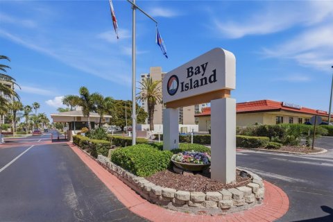 Condo in South Pasadena, Florida, 2 bedrooms  № 2233143