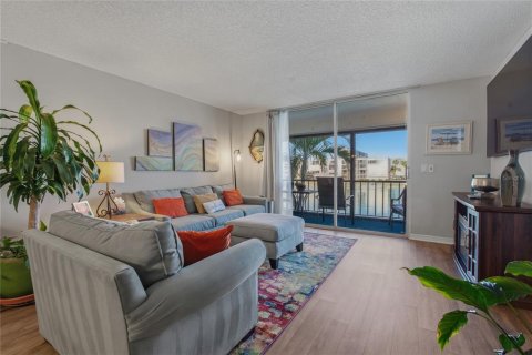 Condo in South Pasadena, Florida, 2 bedrooms  № 2233143 - photo 6