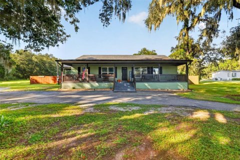 House in Wildwood, Florida 3 bedrooms, 162.58 sq.m. № 2422686 - photo 2