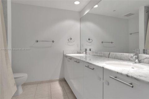 Condominio en alquiler en Miami, Florida, 2 dormitorios, 119.75 m2 № 1925669 - foto 21