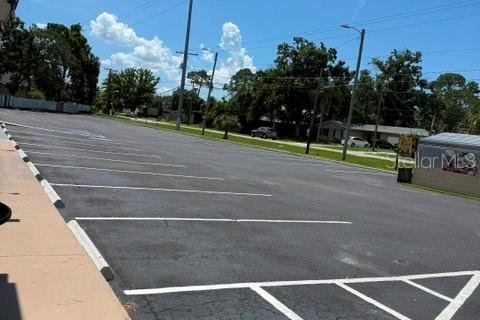 Immobilier commercial à Tampa, Floride 704.2 m2 № 2375677