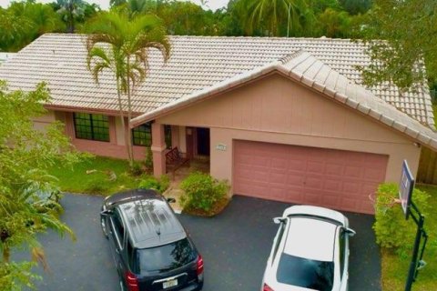Casa en venta en Plantation, Florida, 4 dormitorios, 204.38 m2 № 888219 - foto 1