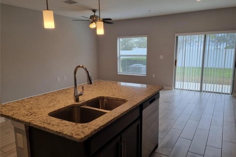 Touwnhouse à vendre à Sanford, Floride: 3 chambres, 138.42 m2 № 2398999 - photo 9