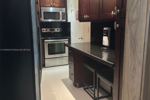Copropriété à vendre à Hollywood, Floride: 2 chambres, 107.12 m2 № 1861093 - photo 24