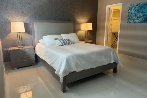 Copropriété à vendre à Hollywood, Floride: 2 chambres, 107.12 m2 № 1861093 - photo 11