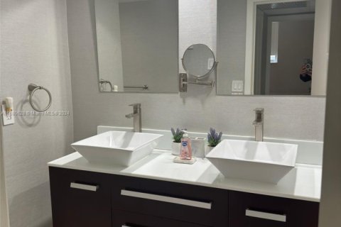 Copropriété à vendre à Hollywood, Floride: 2 chambres, 107.12 m2 № 1861093 - photo 15