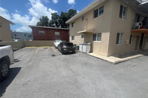 Propiedad comercial en venta en Miami, Florida, 292.46 m2 № 1960133 - foto 8