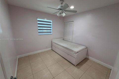 Villa ou maison à louer à Hollywood, Floride: 3 chambres, 128.58 m2 № 2168027 - photo 14