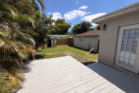 Villa ou maison à louer à Hollywood, Floride: 3 chambres, 128.58 m2 № 2168027 - photo 21