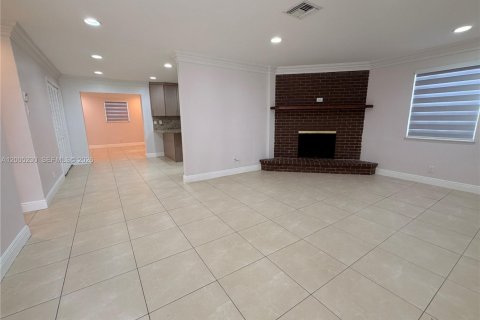 Villa ou maison à louer à Hollywood, Floride: 3 chambres, 128.58 m2 № 2168027 - photo 3