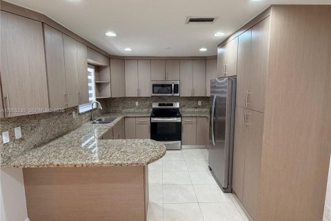 Villa ou maison à louer à Hollywood, Floride: 3 chambres, 128.58 m2 № 2168027 - photo 7