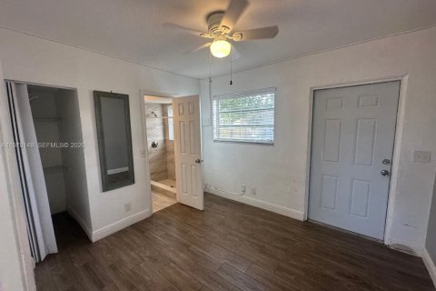 House in Hollywood, Florida 3 bedrooms, 182.27 sq.m. № 2042053 - photo 7