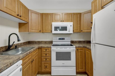 Condo in Winter Springs, Florida, 1 bedroom № 2229640 - photo 20