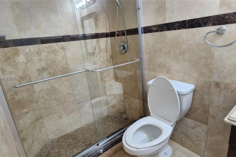 Condominio en alquiler en Miami, Florida, 2 dormitorios, 103.77 m2 № 1973727 - foto 7