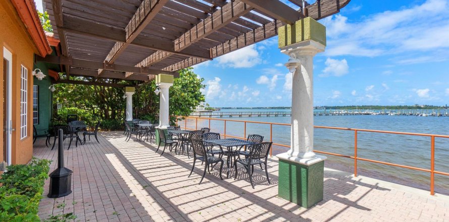 Casa en Boynton Beach, Florida 3 dormitorios, 202.53 m2 № 1170977