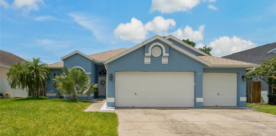 Casa en Tarpon Springs, Florida 3 dormitorios, 167.32 m2 № 1880786