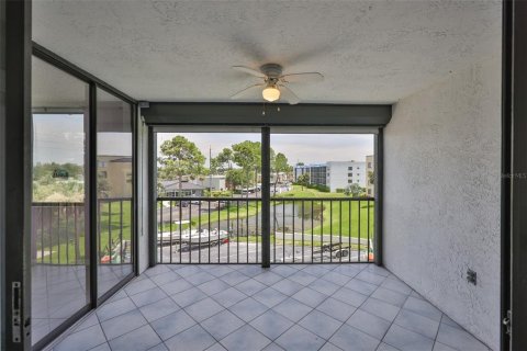Condo in Tampa, Florida, 3 bedrooms  № 1831909 - photo 27