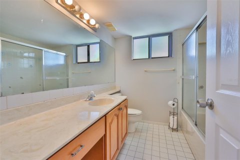 Condo in Tampa, Florida, 3 bedrooms  № 1831909 - photo 23